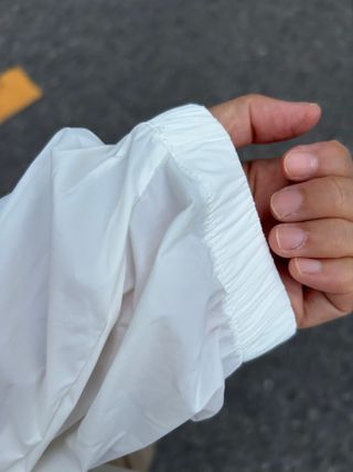 [구매평]다운블로우 여성 스포츠 골프웨어 윈드 자켓 크롭 후드 바람막이 DBC 1807 — 5점을 준 리뷰어가 2025년 9월 올린 사용 사진