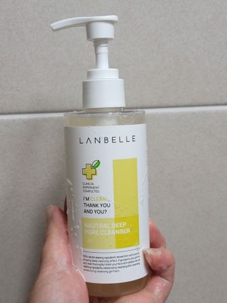 랑벨 내츄럴 딥 포어 클렌저 210ml (저자극 약산성 천연 클렌징 젤) — 5점을 준 리뷰어가 2022년 10월 올린 사용 사진