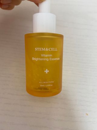 체르엠 스템앤셀 비타민 브라이트닝 에센스 30ml 1개 — 5점을 준 리뷰어가 2022년 4월 올린 사용 사진