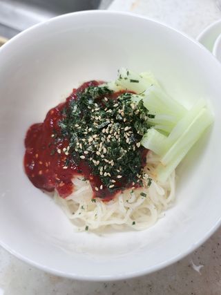 [한면원] 비빔국수 2인분 — 5점을 준 리뷰어가 2022년 8월 올린 사용 사진