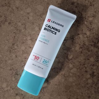 리더스코스메틱 리더스 카밍 바이오틱스 선 에센스 SPF 50+ PA++++ — 5점을 준 리뷰어가 2022년 6월 올린 사용 사진