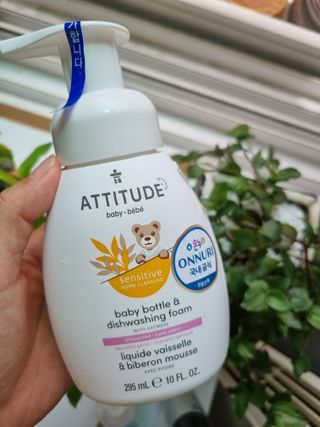 에티튜드 천연 젖병세정제 무향 아토베이비 폼타입 (295ml) 천연 친환경 비건 — 5점을 준 리뷰어가 2022년 8월 올린 사용 사진