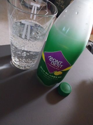 몽베스트 Montbest with Sparkling water Lemon OR Lime 20병(랜덤) — 5점을 준 리뷰어가 2022년 8월 올린 사용 사진