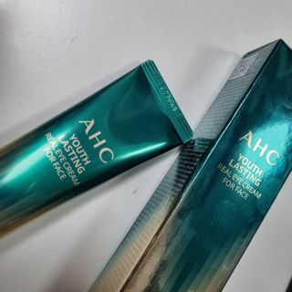 [NEW 탄력유턴 아이크림] AHC 유스 래스팅 리얼 아이크림 포 페이스 — 5점을 준 리뷰어가 2021년 1월 올린 사용 사진