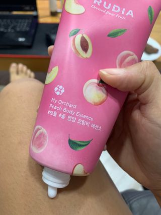 [후르디아] 복숭아 바디워시+바디에센스 세트 — 5점을 준 리뷰어가 2021년 11월 올린 사용 사진
