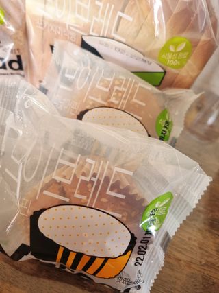 롯데제과 Vbread 포카치아식빵1개 + 미니식빵 1개 + 머핀 2개 세트 — 5점을 준 리뷰어가 2021년 9월 올린 사용 사진