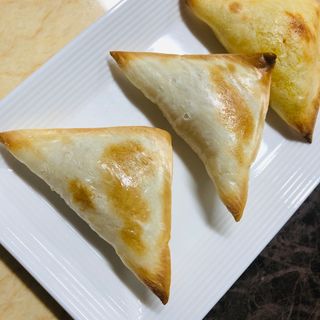 (주)성경순만두 곤약만두.콘치즈만두,삼각당면만두,당면 야끼만두,대구전통 납작만두,떡뽁이 매콤소스,달콤소스 — 5점을 준 리뷰어가 2023년 4월 올린 사용 사진