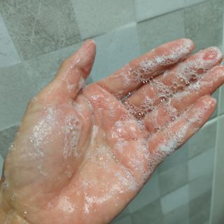 (인스타X) 윌라이프 아이스 멘톨(네이버) 클린 샤워바 샴푸바 150g+거품 — 5점을 준 리뷰어가 2024년 7월 올린 사용 사진
