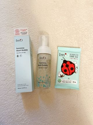 아임오 페미닌워시 150ML + 페미닌티슈6입 + 아임오스티커 + 쿠폰북 — 4점을 준 리뷰어가 2021년 10월 올린 사용 사진