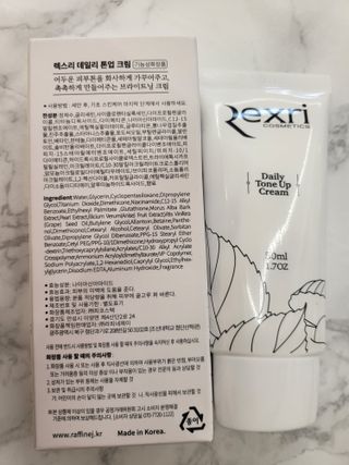 렉스리 데일리 톤업 크림 Rexri Daily Tone Up Cream — 5점을 준 리뷰어가 2022년 10월 올린 사용 사진