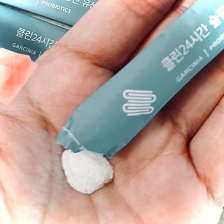 클린24시간 슬림앤유산균 1박스 (3.5g X 15포) — 5점을 준 리뷰어가 2022년 11월 올린 사용 사진