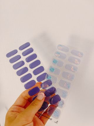데싱디바 글레이즈 젤네일 별빛유리네일 6종_랜덤발송 — 4점을 준 리뷰어가 2021년 8월 올린 사용 사진