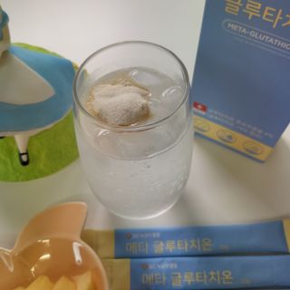 메타웰빙 GC녹십자웰빙 메타 글루타치온 — 4.5점을 준 리뷰어가 2022년 9월 올린 사용 사진