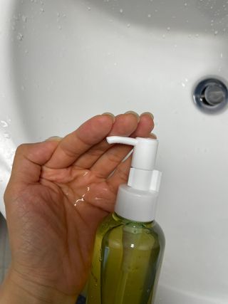 스킨큐어 산다화 순한 클렌징 동백 오일 200ml — 5점을 준 리뷰어가 2023년 5월 올린 사용 사진