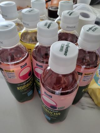 더그레잇티 콤부차 [매일유업] 더그레잇티 44kcal 콤부차 300ml *12개입 (오리지널 6개+베리리치 6개) — 5점을 준 리뷰어가 2023년 8월 올린 사용 사진