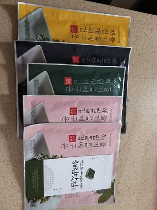 [해림맛김] 들기름에 구운 바삭바삭 김 4종 세트 + 1종 랜덤발송 총5개입 — 5점을 준 리뷰어가 2021년 2월 올린 사용 사진
