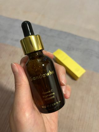 스킨큐어 산다화 비타민c 화이트닝 에센스 30ml — 3.5점을 준 리뷰어가 2023년 10월 올린 사용 사진