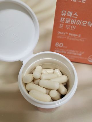 [바이탈스푼] 여성 질 유산균, 유렉스프로바이오틱스 포 우먼 (60캡슐) — 5점을 준 리뷰어가 2022년 7월 올린 사용 사진