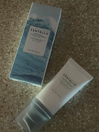 MF[스킨1004] 마다가스카르 센텔라 히알루-시카 워터핏 선세럼 50ml — 5점을 준 리뷰어가 2024년 5월 올린 사용 사진