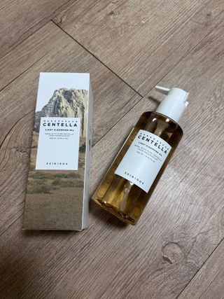 스킨1004 [SKIN1004] 마다가스카르 센텔라 라이트 클렌징 오일 200ml — 5점을 준 리뷰어가 2024년 7월 올린 사용 사진
