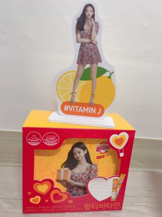 광동생활건강 [제니에디션] 비타500데일리스틱 gift set 60포+제니굿즈 3종+쇼핑백 — 5점을 준 리뷰어가 2021년 11월 올린 사용 사진