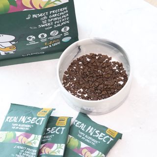[푸디웜] 라포그  리얼인섹트 웨이트밸런스 저알러지 강아지 사료  1.2KG — 5점을 준 리뷰어가 2022년 7월 올린 사용 사진