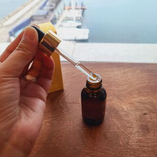 스킨큐어 산다화 비타민c 화이트닝 에센스 30ml — 5점을 준 리뷰어가 2023년 12월 올린 사용 사진
