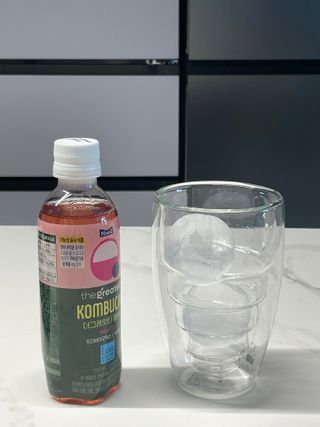 더그레잇티 콤부차 [매일유업] 더그레잇티 44kcal 콤부차 300ml *12개입 (오리지널 6개+베리리치 6개) — 5점을 준 리뷰어가 2023년 7월 올린 사용 사진