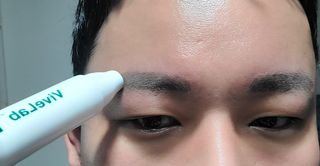 바이브랩 [탈모증상완화] 헤어라인 눈썹 두피앰플 — 4점을 준 리뷰어가 2022년 3월 올린 사용 사진