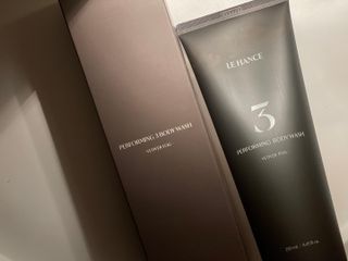 르핸스 퍼포밍 3 바디워시 비반트포렛/베티버포그 — 5점을 준 리뷰어가 2022년 12월 올린 사용 사진