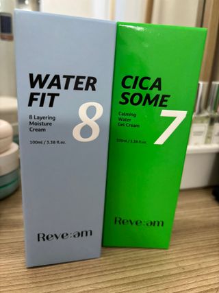 나우 [리브엠]피부 속부터 겹겹이, 촘촘하게! 워터핏8중 수분착붙 크림 — 5점을 준 리뷰어가 2024년 12월 올린 사용 사진