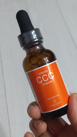 더마 사이언스 비타민 CCC 앰플 기미 브라이트닝 세럼 30ml — 5점을 준 리뷰어가 2021년 8월 올린 사용 사진