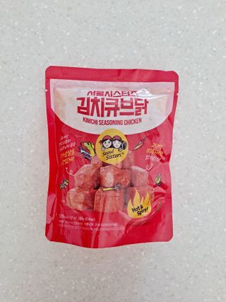[서울시스터즈] CU 김치 4총사 세트-김치볶음밥, 김치큐브닭, 김치바삭김, 김치아몬드 — 5점을 준 리뷰어가 2021년 10월 올린 사용 사진