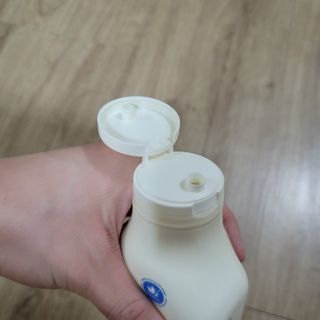 카프리나 프레쉬 산양밀크 어메이징 바디워시 500ml (오리지널향) — 3점을 준 리뷰어가 2023년 5월 올린 사용 사진
