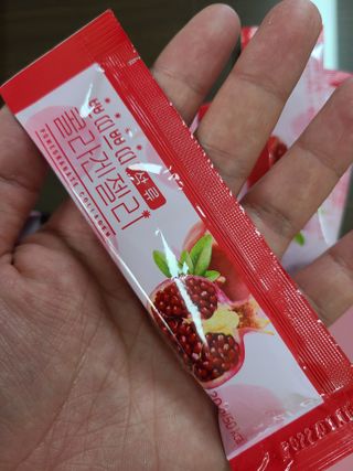 헬스업_쁘띠쁘띠석류콜라겐젤리_20g x 14포 — 5점을 준 리뷰어가 2021년 2월 올린 사용 사진