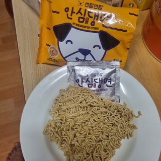 안심댕면 강아지라면 5봉지+쓰담쓰담 종합영양제 2스틱 샘플 증정 — 5점을 준 리뷰어가 2022년 8월 올린 사용 사진