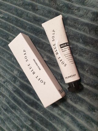 멈칫(MUMCHIT) 넥퍼퓸 NECKPERFUME 2가지 향 — 5점을 준 리뷰어가 2021년 11월 올린 사용 사진