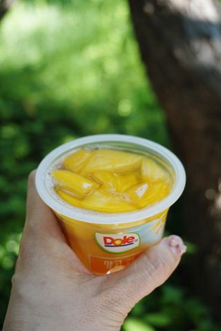 돌 MF[Dole] 파인애플컵/망고컵/복숭아컵 198g 6입X1박스 (맛 1가지 랜덤 발송) — 4.5점을 준 리뷰어가 2024년 5월 올린 사용 사진