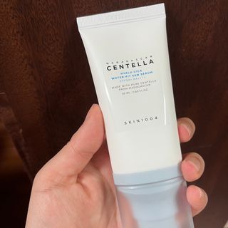 [스킨1004] 마다가스카르 센텔라 히알루-시카 워터핏 선세럼 50ml — 5점을 준 리뷰어가 2024년 5월 올린 사용 사진