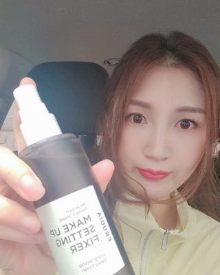 [후르디아] 묻어남NO 비건 메이크업 픽서 — 5점을 준 리뷰어가 2021년 10월 올린 사용 사진