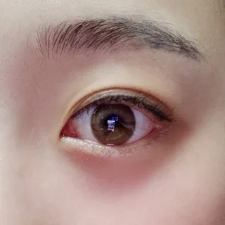 아이즘 컬러 콘택트렌즈 — 5점을 준 리뷰어가 2022년 7월 올린 사용 사진