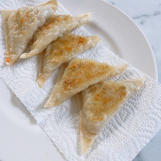 (주)성경순만두 곤약만두.콘치즈만두,삼각당면만두,당면 야끼만두,대구전통 납작만두,떡뽁이 매콤소스,달콤소스 — 5점을 준 리뷰어가 2023년 4월 올린 사용 사진