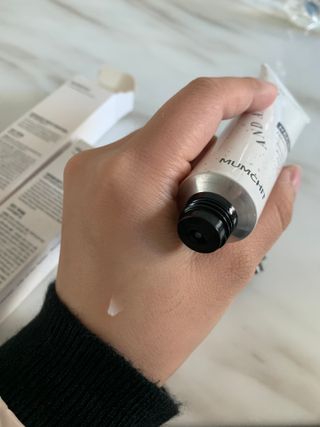 멈칫(MUMCHIT) 넥퍼퓸 NECKPERFUME 2가지 향 — 4점을 준 리뷰어가 2021년 11월 올린 사용 사진