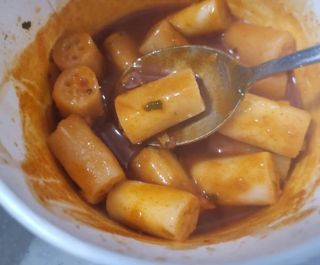 나우  [요리궁리] B타입 ( 매콤, 치즈, 매콤까르보 ) 꽃떡볶이 6개입 세트 — 5점을 준 리뷰어가 2025년 3월 올린 사용 사진