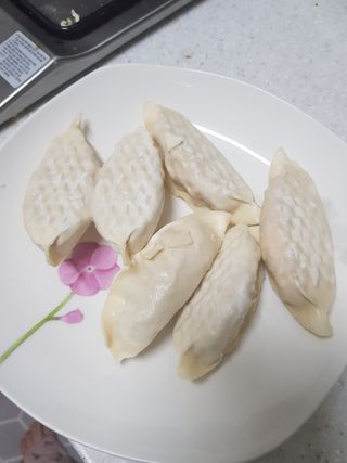 삼양냉동 [삼양] 얇은피불닭왕교자+얇은피까르보불닭왕교자 총4팩 — 4점을 준 리뷰어가 2021년 2월 올린 사용 사진