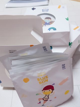 [블루 본 아이노우] 유아용 컬러마스크 40 PCS SET 2중 택 1 — 5점을 준 리뷰어가 2021년 4월 올린 사용 사진
