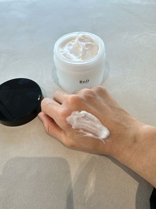 비엔디 2NOW[한글]]BnD 바디 미백 겨드랑이 크림 — 5점을 준 리뷰어가 2025년 1월 올린 사용 사진