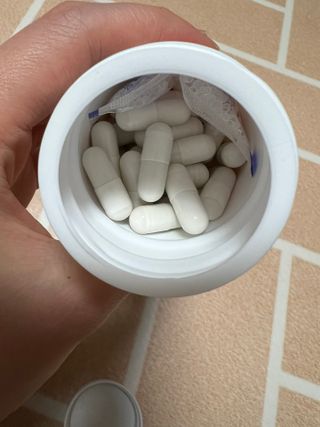 프리마인 성큼다가온 봄, 이너뷰티를 챙겨야 피부도 화사하게, 컨디션도 활기차게. 흡수율을 높인 고효율 비타민. — 5점을 준 리뷰어가 2023년 2월 올린 사용 사진