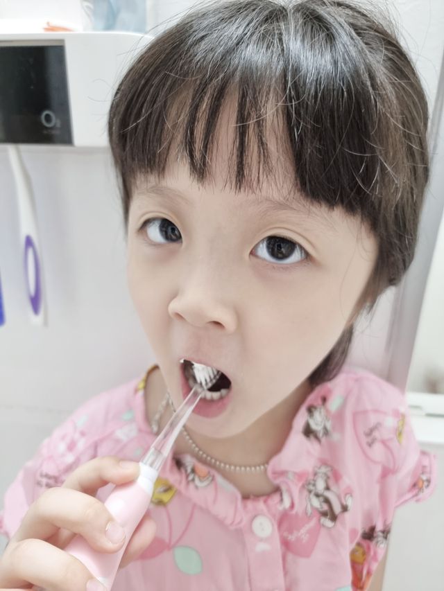 [오라덴스] 99.9 항균 칫솔모_키즈 진동칫솔 2,3단계 중 택 1 리뷰 사진