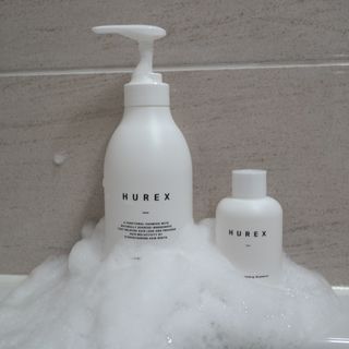 [HUREX] 휴렉스 볼류마이징 탈모완화 기능성 샴푸 본품+휴대용 — 5점을 준 리뷰어가 2021년 8월 올린 사용 사진